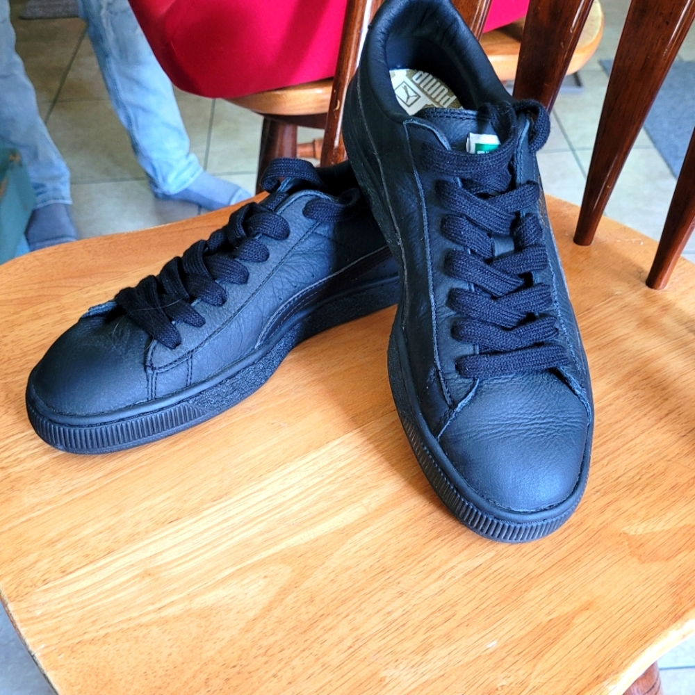 Womens Puma Basket size 9.